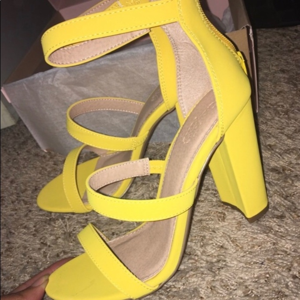 Yellow Heels - Picture 3 of 3